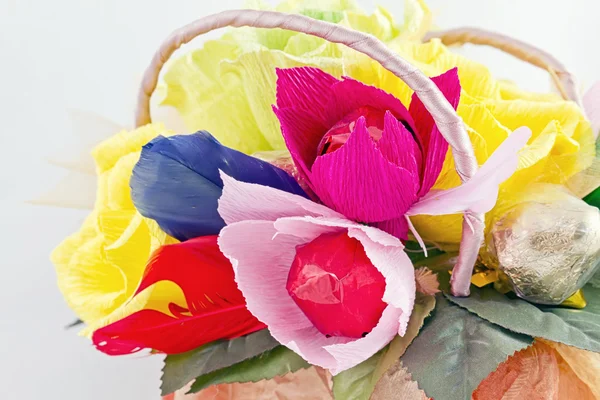 Ramo de flores artificiales hechas de caramelos — Foto de Stock