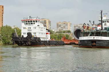 Mavna üzerinde hantal kargo taşımacılığı