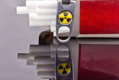 Sigara içmek son derece tehlikelidir. !