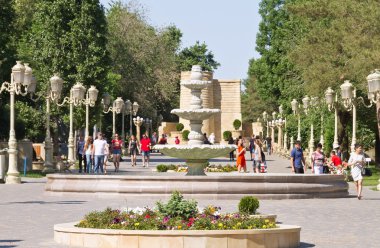 Vatandaşlar Park'ta dinlenin