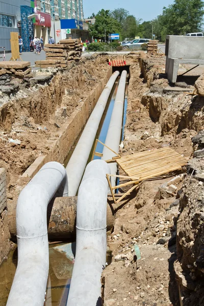 Reparationsarbete på pipeline vattnet försörjning, avlopp och värme jag — Stockfoto