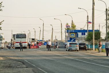 Ayrıntılı pasaport kontrol tüm şehirlerarası otobüsler, polic sonrası