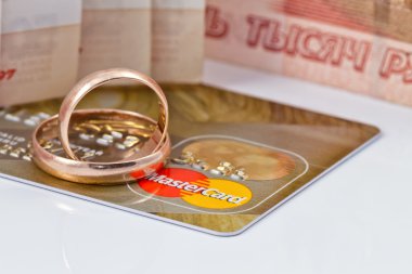 Alyans ve mastercard altın