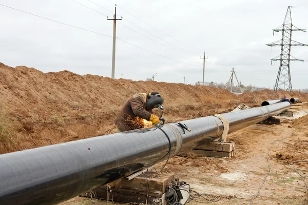 Welding works on gas pipeline — Stock Photo, Image