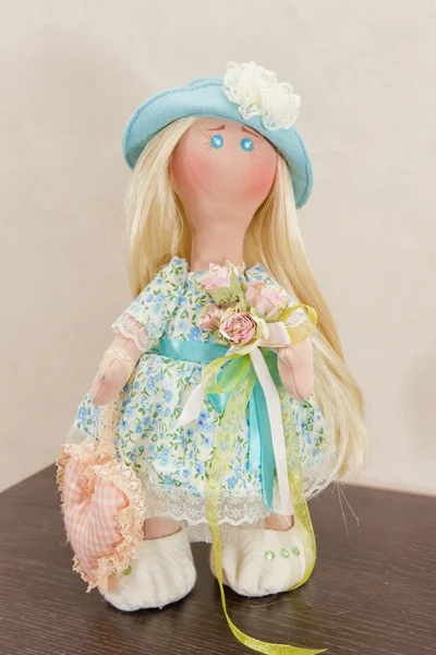 Muñeca hecha a mano con pelo natural — Foto de Stock