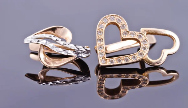 Beste cadeau voor meisje - gouden sieraden — Stockfoto