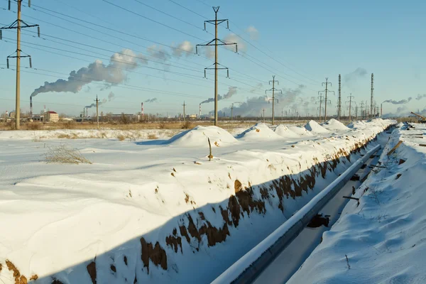 冬期施工的一条天然气管道 — 图库照片