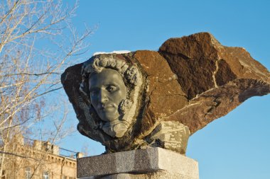 Büyük Rus şair Alexander Pushkin Anıtı oyulmuş 