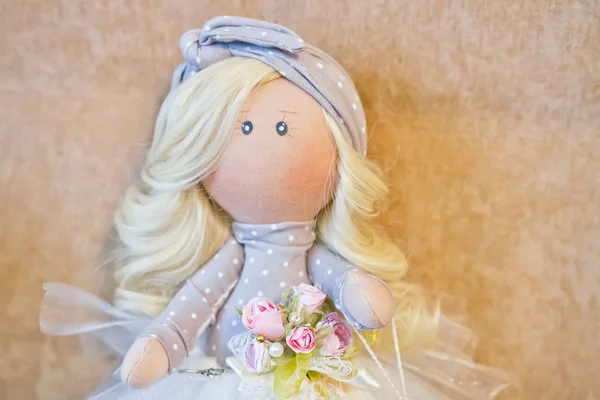 Lembrança boneca artesanal com cabelo natural — Fotografia de Stock