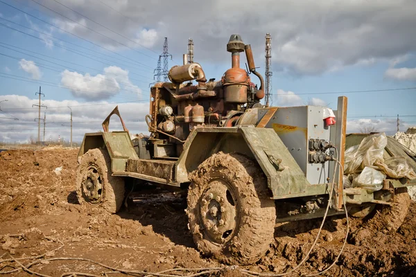 Planta diesel para generar electricidad en el campo —  Fotos de Stock