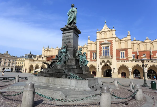 Monument van nationale dichter adam mickiewicz, krakow, Polen — Stockfoto