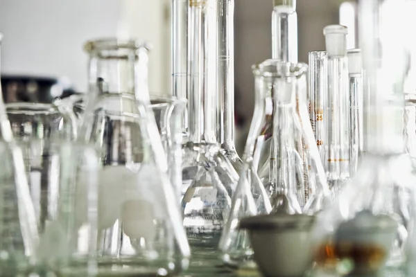 Laboratoriet glas bakgrund — Stockfoto