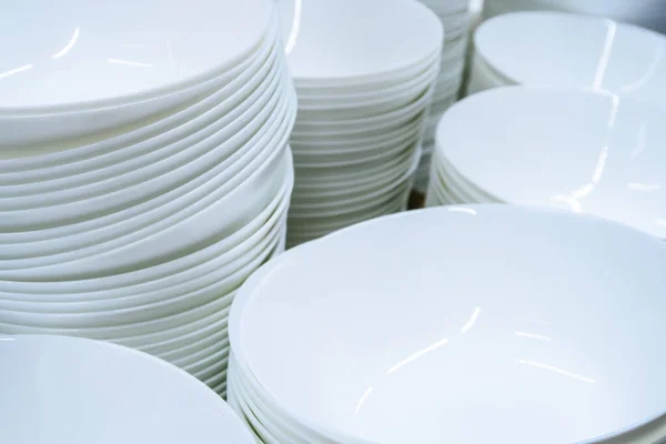 Stack Bright Clean White Plates — Stock Photo, Image