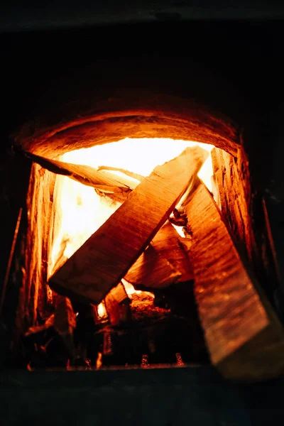 燃烧壁炉的近景图像 — 图库照片