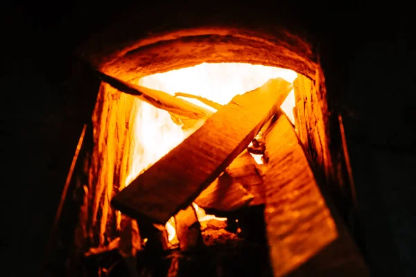 燃烧壁炉的近景图像 — 图库照片