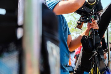 Film endüstrisi. Profesyonel kamera ve ekipman arkaplanı görüntüsü