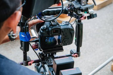 Video kamera detayları, film ekibi prodüksiyonu, sahne arkası.