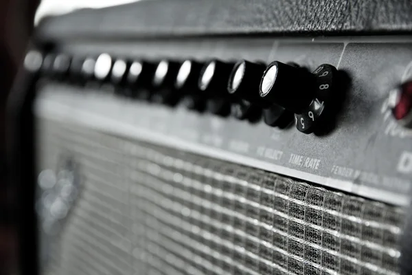 gitar amplifikatör görüntüyü kapat