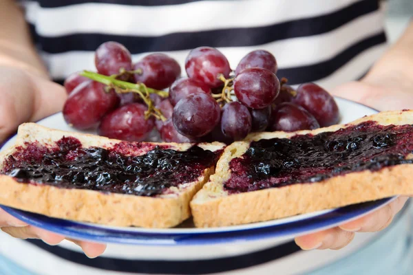 Grape jelly sandwich — Stock Photo, Image