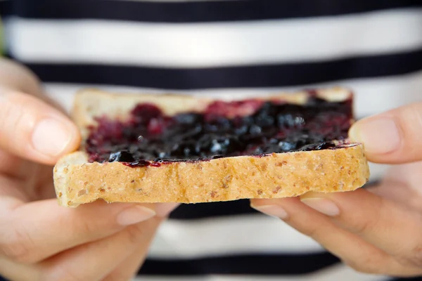 Grape jelly sandwich — Stock Photo, Image