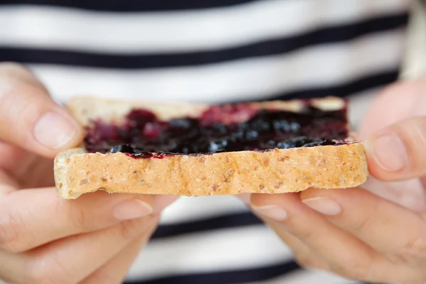 Grape jelly sandwich — Stock Photo, Image