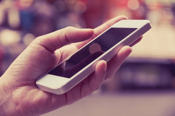 Frau mit Smartphone — Stockfoto