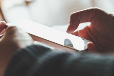 Bir akıllı telefon arka plan kullanarak