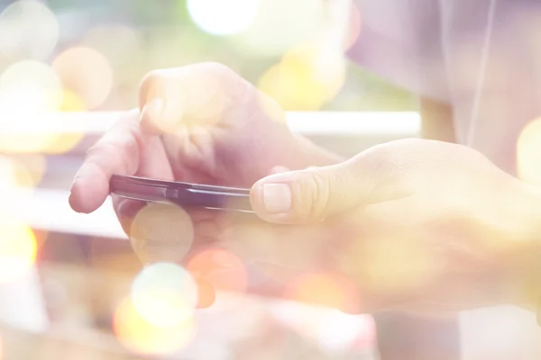 Mensen en slimme telefoon — Stockfoto