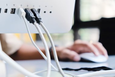 Bilgisayar monitör bağlantı noktası