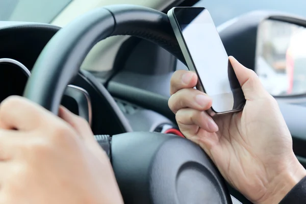 Telefonat im Auto. — Stockfoto