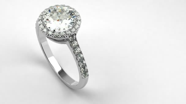 vzácný diamant prsten
