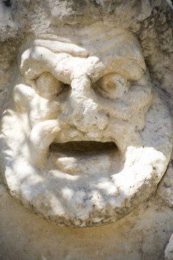 Heykelin üzerine Bodrum Castle