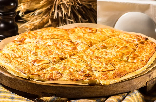 khachapuri - geleneksel Gürcü ev yapımı hamur işleri
