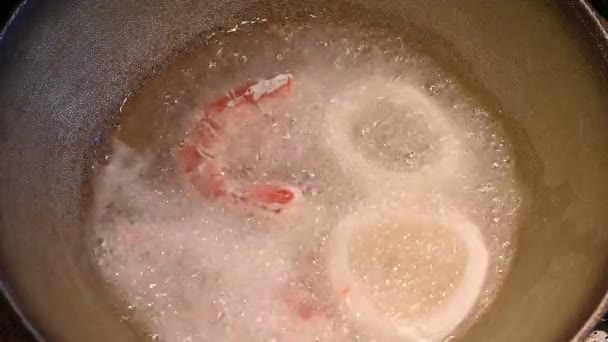 Home Life Scene Close Footage Floured Shrimps Squid Rings Being — Stock Video