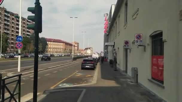 Turin Italie Mars 2020 Les Personnes Qui Attendent Extérieur Centre — Video