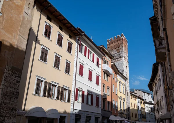 Trento Itália Junho 2021 Centro Histórico Destaca Uma Torre Medieval — Fotografia de Stock