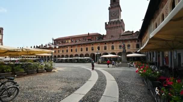 Vigevano Lombardiya Talya Temmuz 2021 Bir Turist Katedral Meydanındaki Sforzesco — Stok video