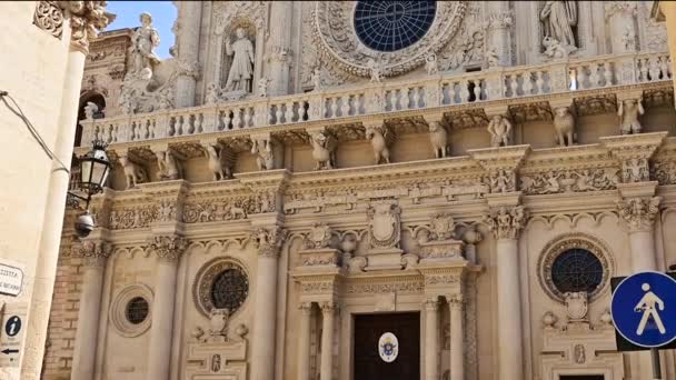意大利Puglia的Lecce 2021年8月圣克罗斯大教堂是莱切巴洛克的最佳范例 倾斜镜头凸显了立面细节的丰富性 美丽的夏日 — 图库视频影像