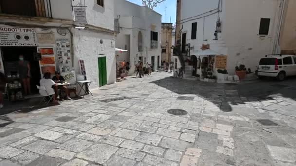 Ostuni Puglia Itálie Srpen 2021 Pov Záběry Jedné Bílých Uliček — Stock video