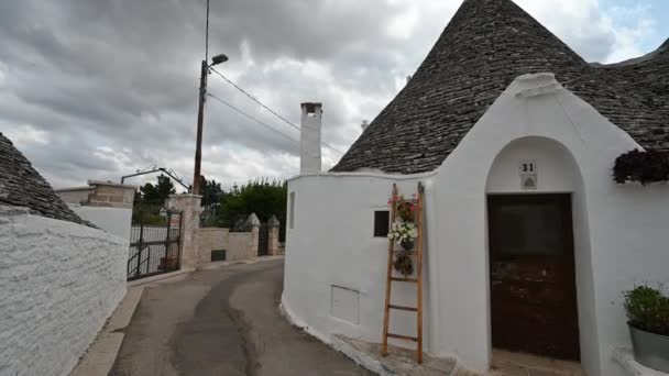 Alberobello Puglia Talya Ağustos 2021 Büyüleyici Tarihi Köyde Inanılmaz Görüntüler — Stok video