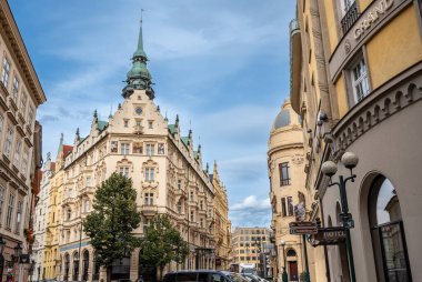 Prag, Çek Cumhuriyeti, 5 Ağustos 2023. Otel Paris, Prag 'ın tarihi merkezinde Art Nouveau ve Gotik Uyanış mimarisinin bir karışımıdır. Seyahat yerleri.