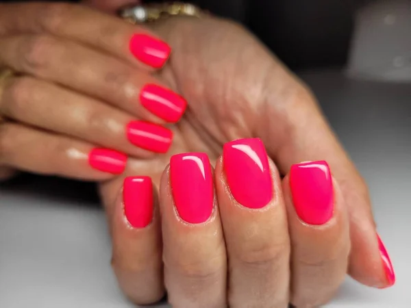 Belle Unghie Colorate Manicure Mano — Foto Stock