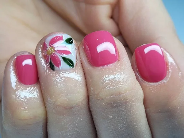 아름다운 화려한 손톱과 매니큐어 — 스톡 사진