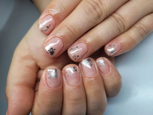 Belos Pregos Coloridos Manicure Mão — Fotografia de Stock