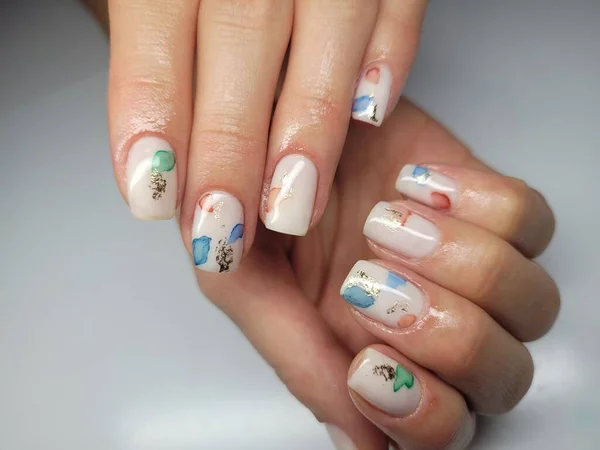 Piękne Kolorowe Paznokcie Ręcznie Manicure — Zdjęcie stockowe