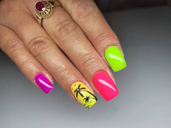 Hermosas Uñas Colores Manicura Mano — Foto de Stock