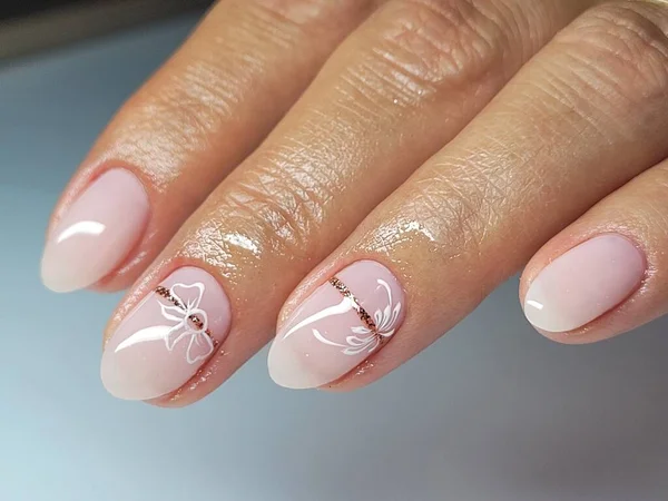 Belos Pregos Coloridos Manicure Mão — Fotografia de Stock