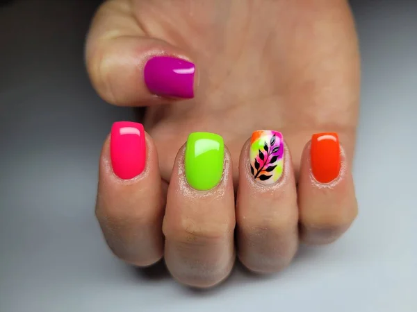 Mooie Kleurrijke Nagels Hand Manicure — Stockfoto