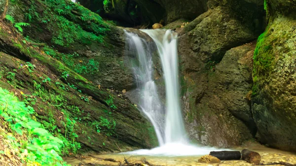 Cascata da burrone — Foto Stock