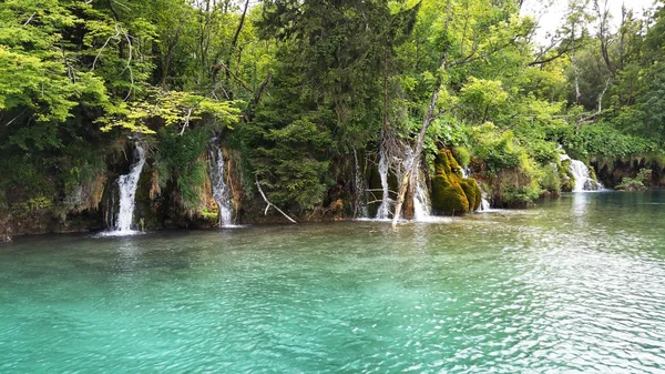 Cascate nel Parco Nazionale di Plitvice, Croazia — Foto Stock